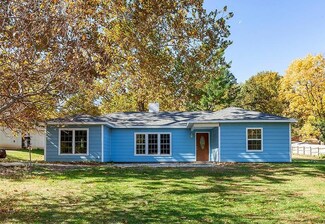 740 N 1st St, Carlisle, IA 50047