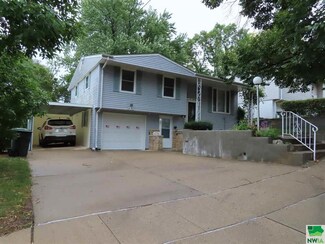 218 S Collins St, Sioux City, IA 51103