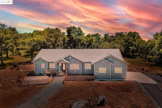11650 Hemphill Ln, Sonora, CA 95370