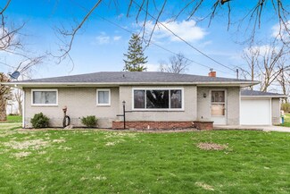 38 Allen Ave, New Holland, OH 43145