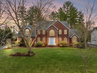 8 Nutmeg Ln, South Easton, MA 02375