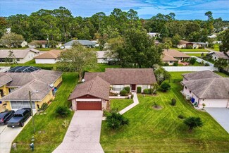 21 Beechwood Ln, Palm Coast, FL 32137