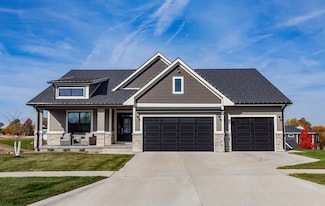 2319 N 9th Ct, Indianola, IA 50125