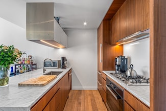 21-30 44th Dr Unit 6-I, Long Island City, NY 11101