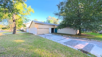 1315 N Diamondhead Blvd, Crosby, TX 77532