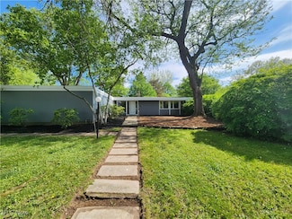 24160 Buckhurst Dr, Beachwood, OH 44122