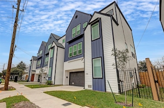 726 E 33rd St, Houston, TX 77022
