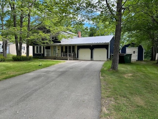 58 Ridgewood Dr, Baileyville, ME 04694