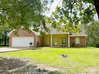 728 Forest Woods Dr, Byram, MS 39272