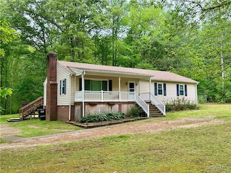 9830 Knobs Hill Ln, Amelia Court House, VA 23002