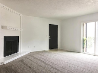 6030 Northwest Expy Unit B, Warr Acres, OK 73132