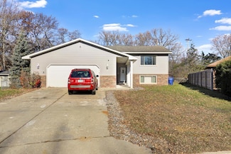 6 Clover Ct, Saint Cloud, MN 56301