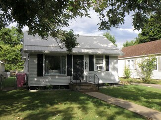 813 S 12th St, Goshen, IN 46526