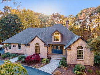 5 Foxwood Dr, Lincoln, RI 02865