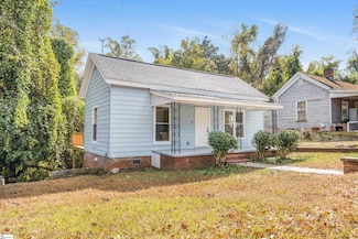 26 Pearl St, Ware Shoals, SC 29692