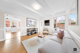 365 W 20th St Unit 6-DE, New York, NY 10011