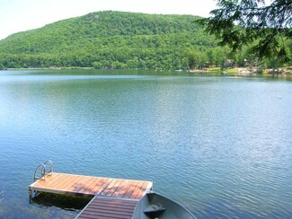 55 Maple Ln, Brandon, VT 05733
