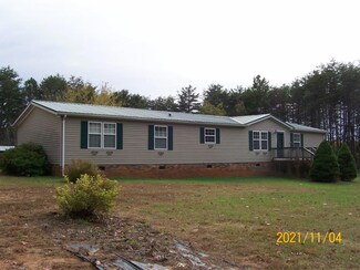 3400 Deer View Rd, Gretna, VA 24557