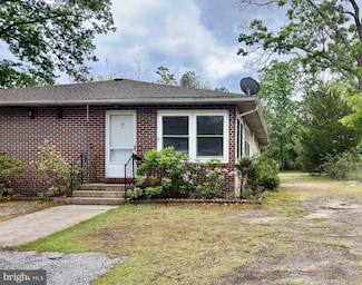 12 Sycamore Rd, Manahawkin, NJ 08050