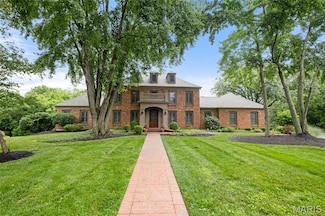 9 Arlington Oaks Ct, Chesterfield, MO 63017