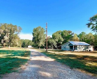 4283 An County Road 163, Palestine, TX 75801