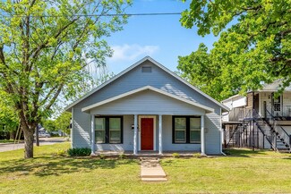 224 W Doyle St, Granbury, TX 76048