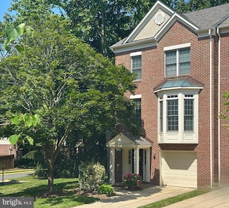 4042 Werthers Ct, Fairfax, VA 22030