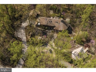 25 Mountain Laurel Ln, Malvern, PA 19355