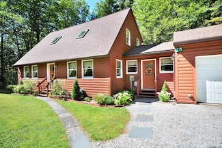 15 Thicket Rd, Granville, MA 01034