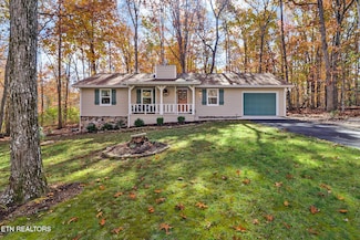 113 Anglewood Dr, Crossville, TN 38558