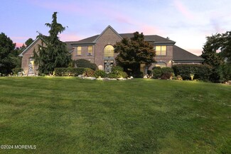 521 Turtle Hollow Dr, Freehold, NJ 07728