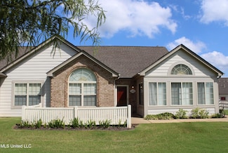 8855 Parkview Oaks Cir, Olive Branch, MS 38654