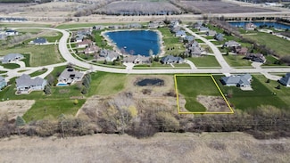 382 S Country Ln, Fond Du Lac, WI 54935