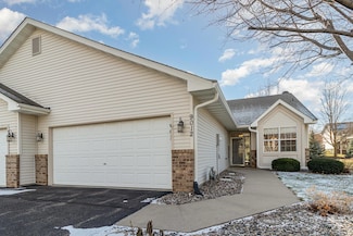 9012 212th St W, Lakeville, MN 55044