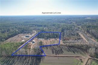 105 Bay Dr, Tabor City, NC 28463