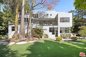 2477 Canyon Oak Dr, Los Angeles, CA 90068