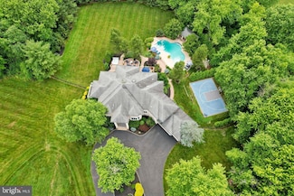100 E Holland Rd, Southampton, PA 18966
