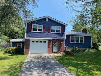 15 Vernon Ave, Rochester, NH 03867