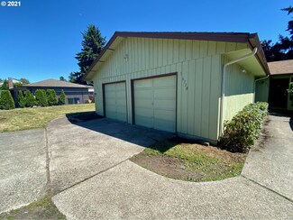 16728 NE Halsey St Unit 16730, Portland, OR 97230