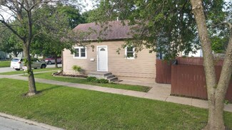 201 S 4th St, Winterset, IA 50273