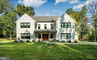 2 Laurel Dr, Malvern, PA 19355