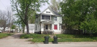 1012 W 3rd St, Waterloo, IA 50701