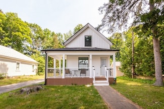 5 Fales Ave, Attleboro Falls, MA 02763