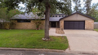 24605 Camwood Ct, Huntsville, TX 77320