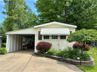 1229 Columbiana Lisbon Rd Unit 55, Columbiana, OH 44408