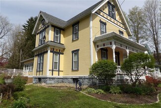338 Euclid Ave, Saegertown, PA 16433