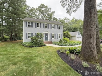 17 Gloucester Ct, East Brunswick, NJ 08816