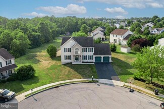 802 Meadowcrest Ln, Douglassville, PA 19518