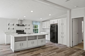 30 Highland Ave, Mechanic Falls, ME 04256