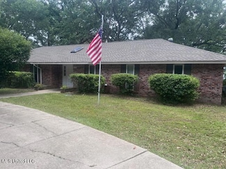 12905 Hanover Dr, Ocean Springs, MS 39564